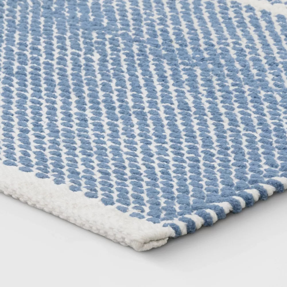 Patterned Accent Rug Blue/White - Pillowfort